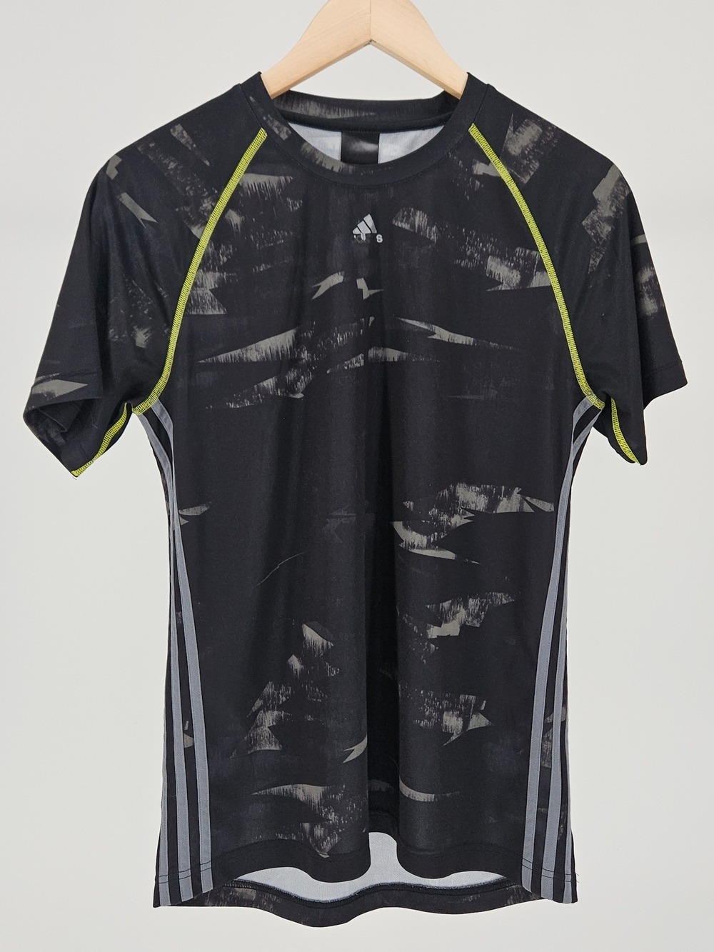 Adidas Climalite Black Graphic Short Sleeve Athletic Shirt Size Small